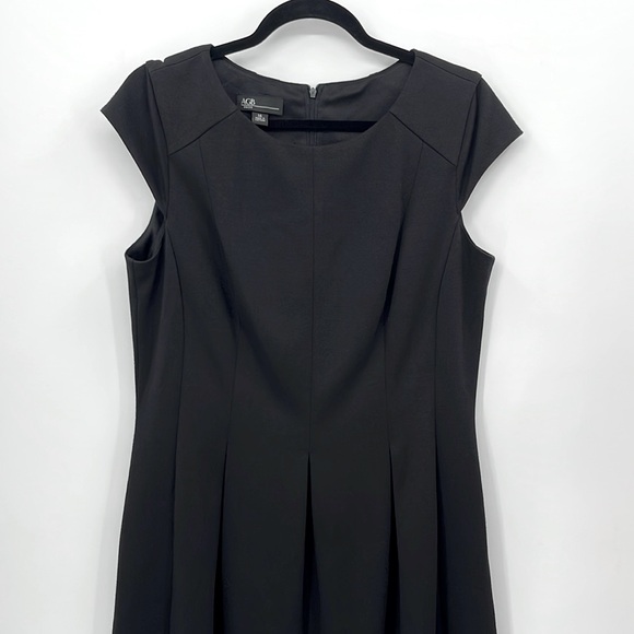 AGB Cap Sleeve Dress - Picture 3 of 4